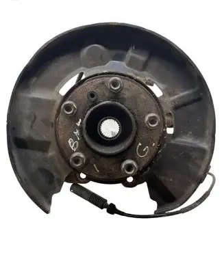 BMW 1 E81 E87 Rear wheel hub