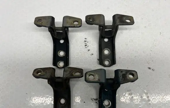 Mitsubishi Pajero Front door upper hinge