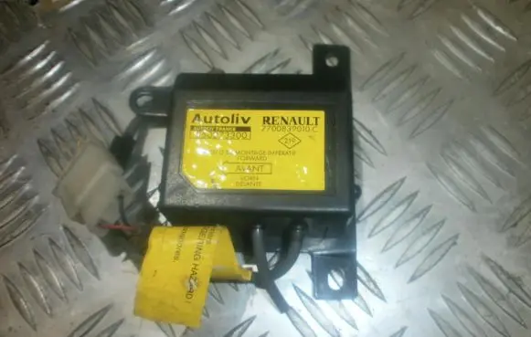 Renault Twingo I Airbag control unit/module 7700839010C