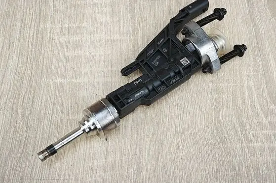 BMW X5 G05 Fuel injector 8744746