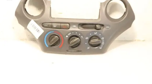 Toyota Yaris Interior fan control switch 