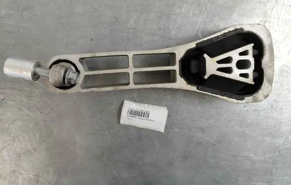 Volvo XC60 Engine mount bracket 32298950 31682684