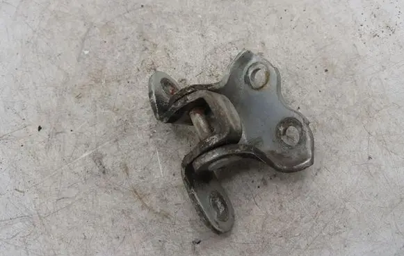 Toyota Corolla Verso AR10 Front door upper hinge NOCODE
