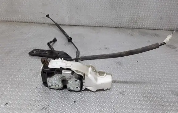 Alfa Romeo 159 Front door lock