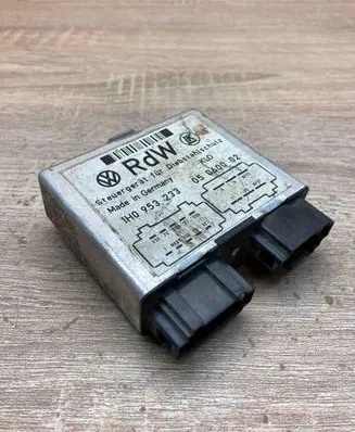 Volkswagen Golf III Alarm control unit/module 1H0953233 05060002