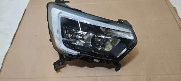 Renault Master III Headlight/headlamp 260105567R