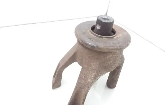 Volkswagen Transporter - Caravelle T5 Engine mount bracket 7H0199849AT