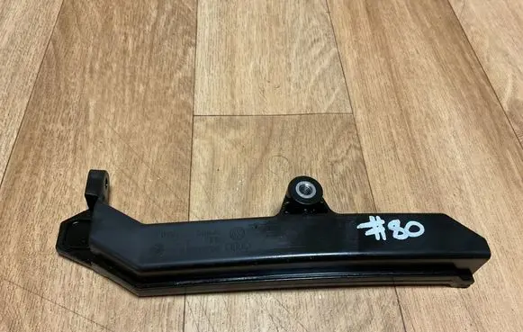 Volkswagen Touareg II Oil cooling pipe 059103688A PA66GF30