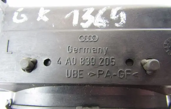 Audi A3 S3 8P Front door exterior handle 4A0839205