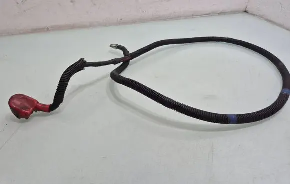 Mitsubishi Pajero Positive cable (battery) 