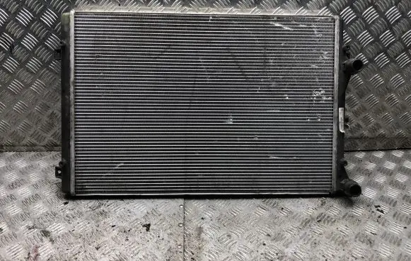 Volkswagen Touran I Coolant radiator 1K0121253L
