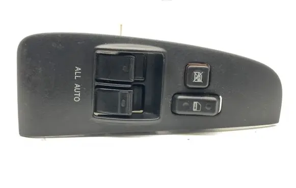 Toyota Avensis T250 Electric window control switch 84820-05110
