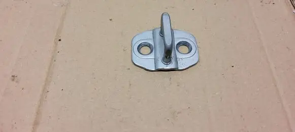 Jeep Grand Cherokee Rear door lock loop/hook striker 33412