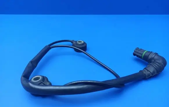 BMW 7 E65 E66 Detonation knock sensor 1709317 0261231136 094304