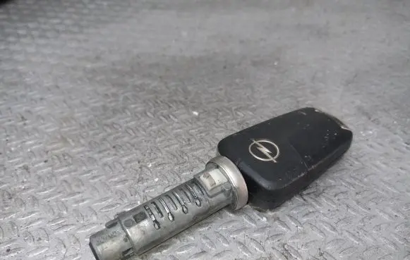 Opel Astra H Ignition lock