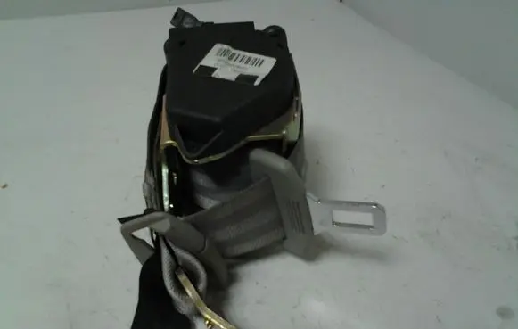 Middle seatbelt (rear)