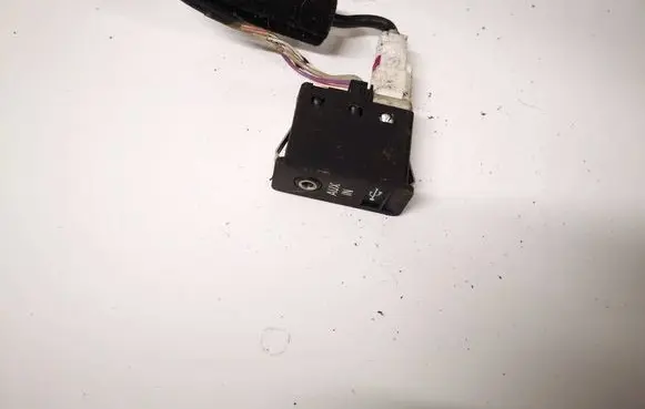 BMW 3 E90 E91 USB socket connector 61319129651
