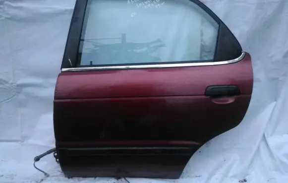 Suzuki Baleno EG Rear door raudona