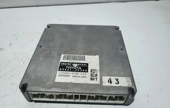 Toyota Avensis T250 Engine control unit/module 8966144300 1758005122