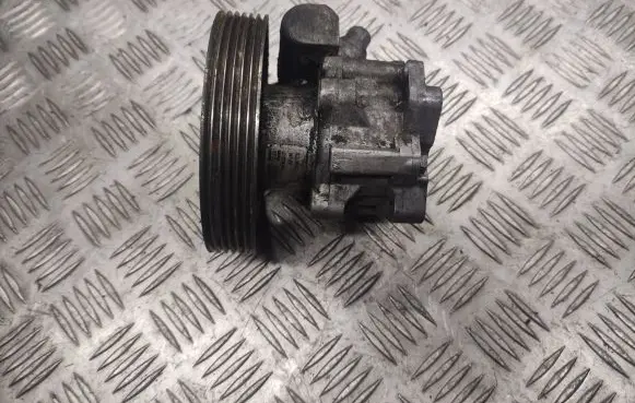 Peugeot 607 Power steering pump 9632082380