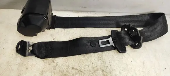 Volkswagen Polo IV 9N3 Rear seatbelt 6Q0857805A 0416312 34024497