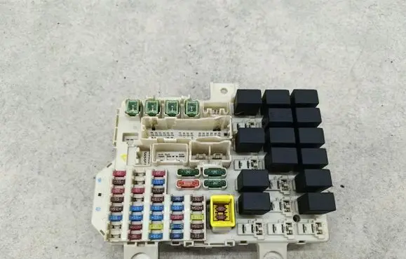 Mitsubishi Colt Fuse box set MN108320