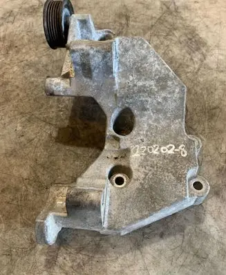 KIA Sportage Generator/alternator bracket 17095A E17082A0561