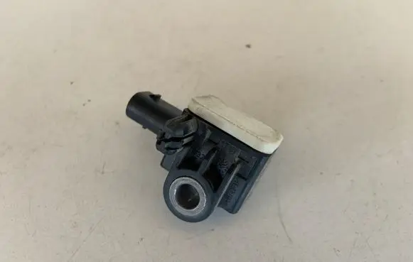 Mercedes-Benz CLA C117 X117 W117 Airbag deployment crash/impact sensor A1668210151
