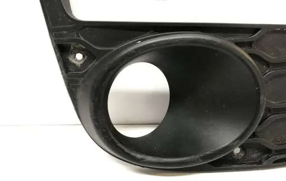 Iveco Daily 6th gen Front fog light trim/grill 5801562215