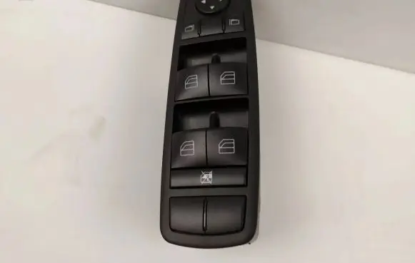 Mercedes-Benz ML W164 Electric window control switch A2518300090 03728350