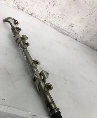 Volkswagen Touran III Fuel main line pipe 04e133320d