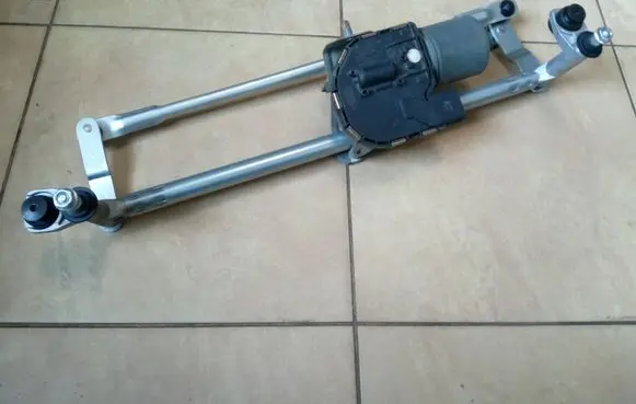 Skoda Octavia Mk2 (1Z) Front wiper linkage and motor 1Z1955023C 1Z1955119A NE19782