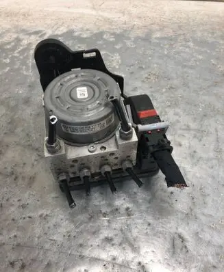 Volkswagen PASSAT B8 ABS Pump 5Q0614517DABILI 5Q0614517DA
