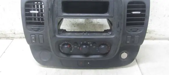 Renault Trafic III (X82) Climate control/heater control trim 682607479R
