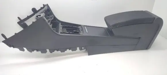 Volkswagen PASSAT CC Center console 