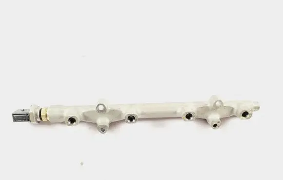 Volkswagen T-Roc Fuel distributor 05E133320B 04C906054C 43938809