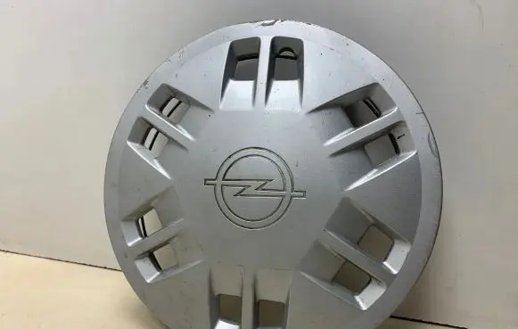 Opel Ascona C R13 wheel hub/cap/trim 90345896 90243965 90197957