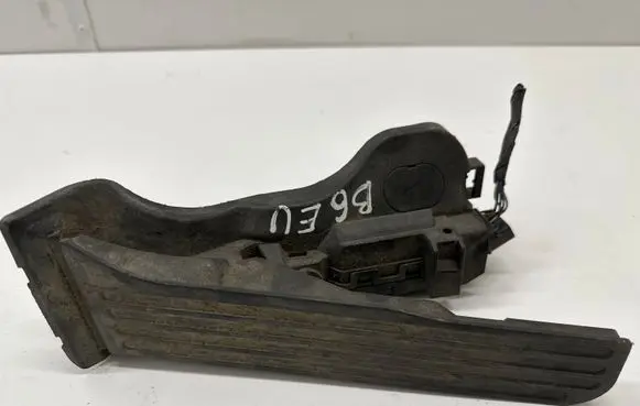 Volkswagen PASSAT B6 Accelerator throttle pedal 1K1721503L