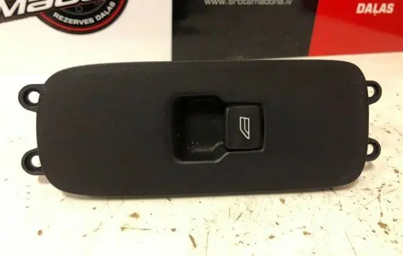 Volvo C30 Electric window control switch 30774162