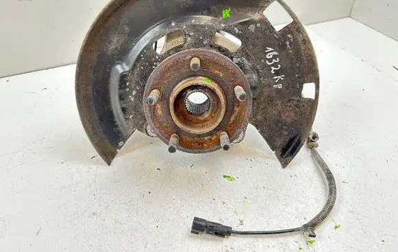 Opel Zafira C Front wheel hub 13248526