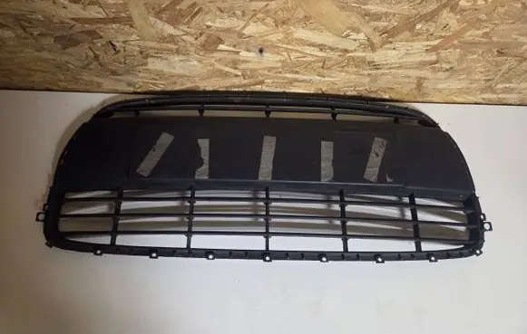 Hyundai i10 Front bumper lower grill 865220X000