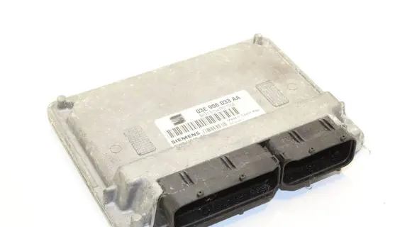 Skoda Fabia Mk1 (6Y) Engine control unit/module 03E906033A