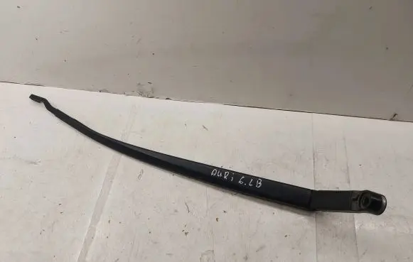 Toyota Auris 150 Front wiper blade arm 8521102180