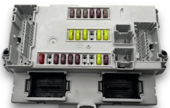 Alfa Romeo Giulietta Fuse box set 52143261