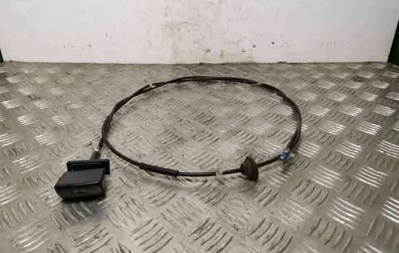Suzuki SX4 S-Cross Engine bonnet (hood) release handle