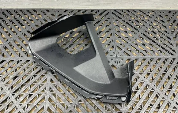 BMW X6 G06 Intercooler air guide/duct channel 8085998 10503420