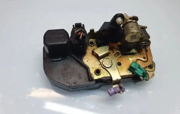Chrysler Voyager Front door lock