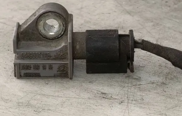 Dodge Journey Airbag deployment crash/impact sensor 04896011AB A2048201985 5WK43584
