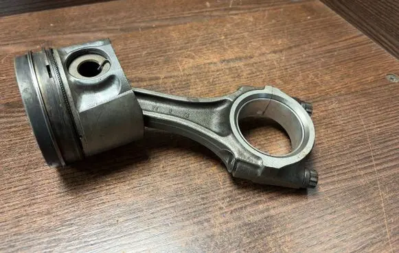 Renault Mascott Piston with connecting rod 500331966 IMPRK1426132