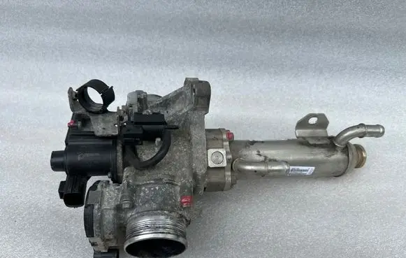 Volvo XC90 EGR valve cooler 880765R 31219873 312166665